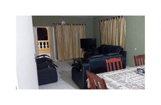Lomnava AL01, à louer un appartement meublé climatisé de 4 pièces en plein centre de Lomé &#8211; Togo