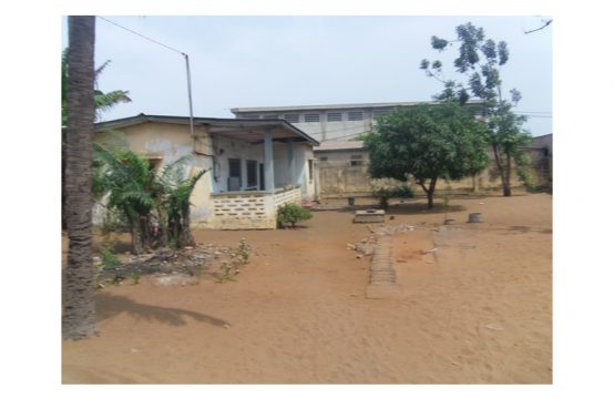 Akodésséwa MV03, à vendre maison de 3 pièces à Lomé Togo