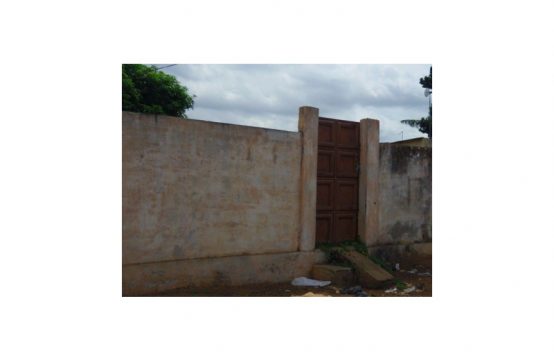Avédji TV01, à vendre terrain clôturé 1 lot à Lomé Togo