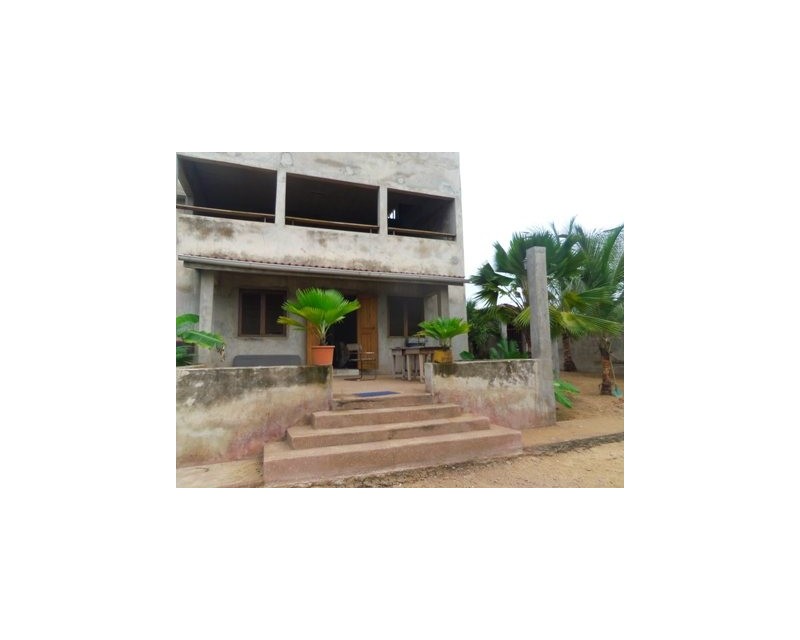 Baguida MV07, à vendre côté mer maison inachevée de 7 pièces à Lomé