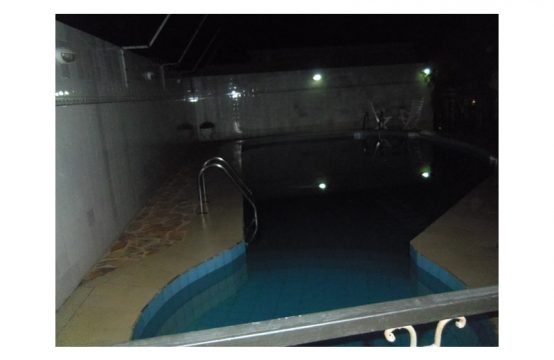 Forever Caisse ML04, à louer grand studio avec jardin et piscine à Lomé Togo