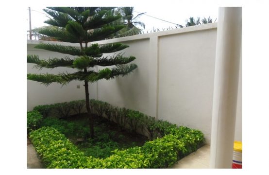 Adidogomé ML010, à louer maison non meublée 6 pièces avec jardin, terrasse à Lomé Togo