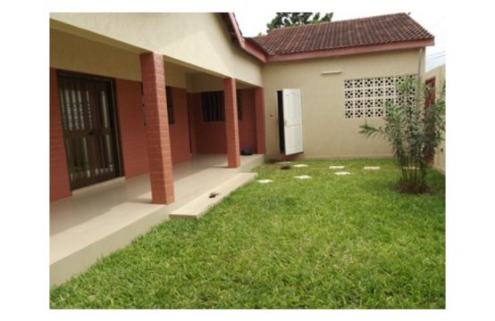 Adidogomé ML011, à louer maison, villa meublée de 4 pièces avec jardin à Lomé Togo