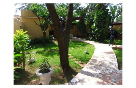 Klikamé ML03, à louer villa maison meublée de 4 pièces avec jardin à Lomé Togo