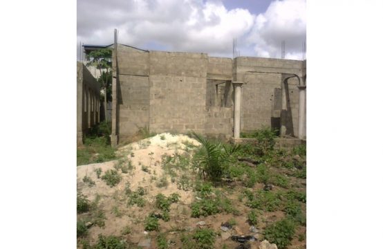 Zossimé MV01, à vendre maison inachevée à Lomé Togo