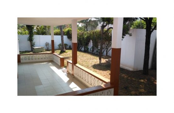 Bè ML01, à louer maison non meublée de 4 pièces avec jardin  à Lomé Togo