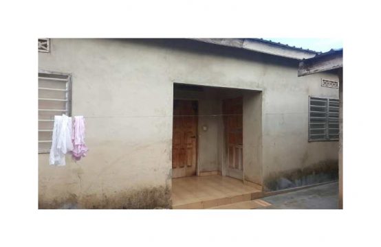 Akato MV01, à vendre maison de 5 pièces à Lomé Togo