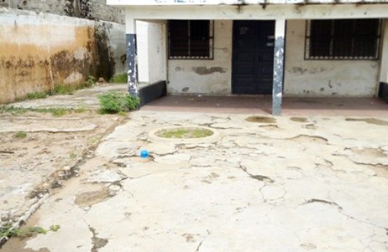 Bè Ahligo MB01, à bailler maison de plus de 6 pièces à Lomé Togo