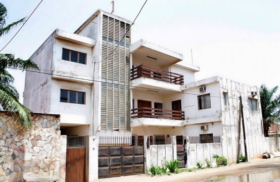 Nyékonakpoè IV02, à vendre immeuble construit sur 526 m2 à lomé Togo