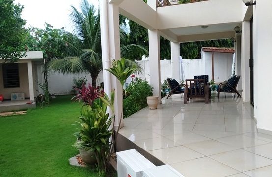 Cité OUA MV01, à vendre villa maison non meublée de 7 pièces à Lomé Togo