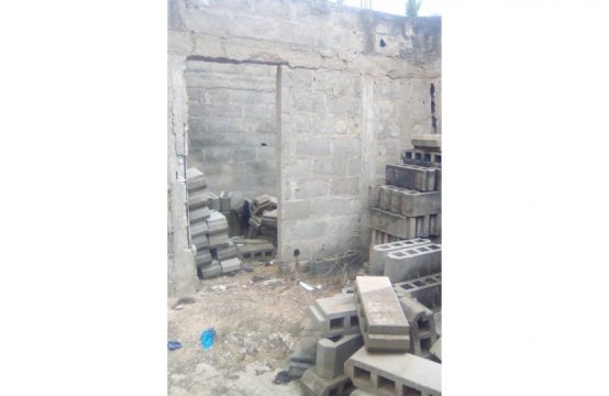 Adidogomé MV015, Maison inachevée à vendre  à Lomé Togo