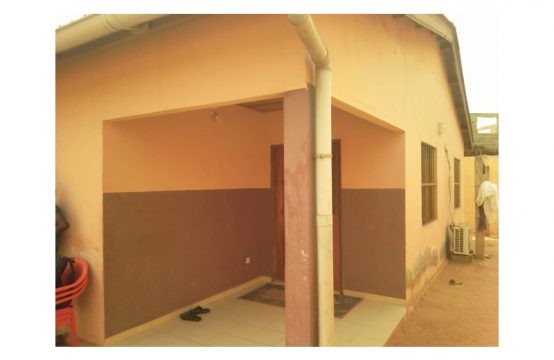 Atiégou MV04, à vendre maison de 5 pièces à Lomé Togo