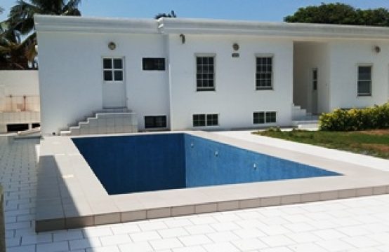 Baguida ML07, à louer villa meublée climatisée 4 pièces avec jardin et terrasse à Lomé Togo