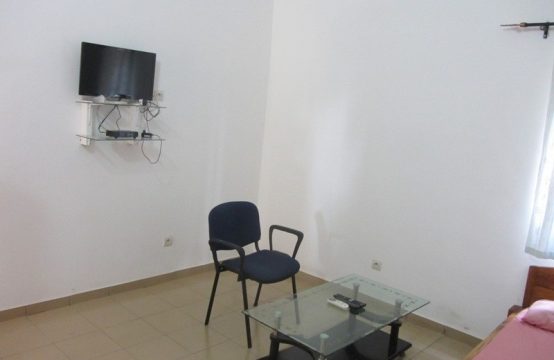 Cacaveli AL02, à louer studio meublé climatisé à Lomé Togo
