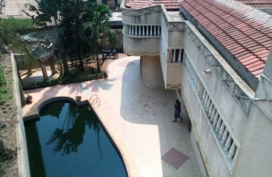 Nukafu MV01, Maison De 9 Pièces Avec Jardin Et Piscine À Lomé Togo
