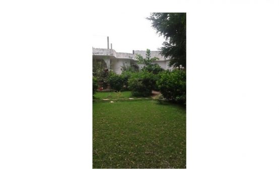 Tokoin ML07, à louer maison meublée climatisée de 6 pièces avec jardin et piscine à Lomé Togo