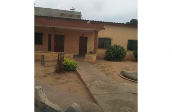 Tokoin MV06, à vendre maison de 11 pièces à Lomé Togo