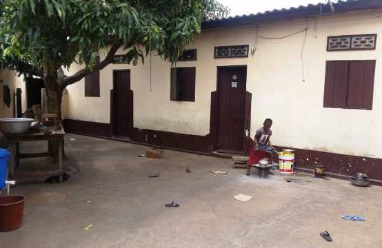 Adakpamé MV01, Maison À Vendre sur un terrain de 300 m2 à Lomé Togo